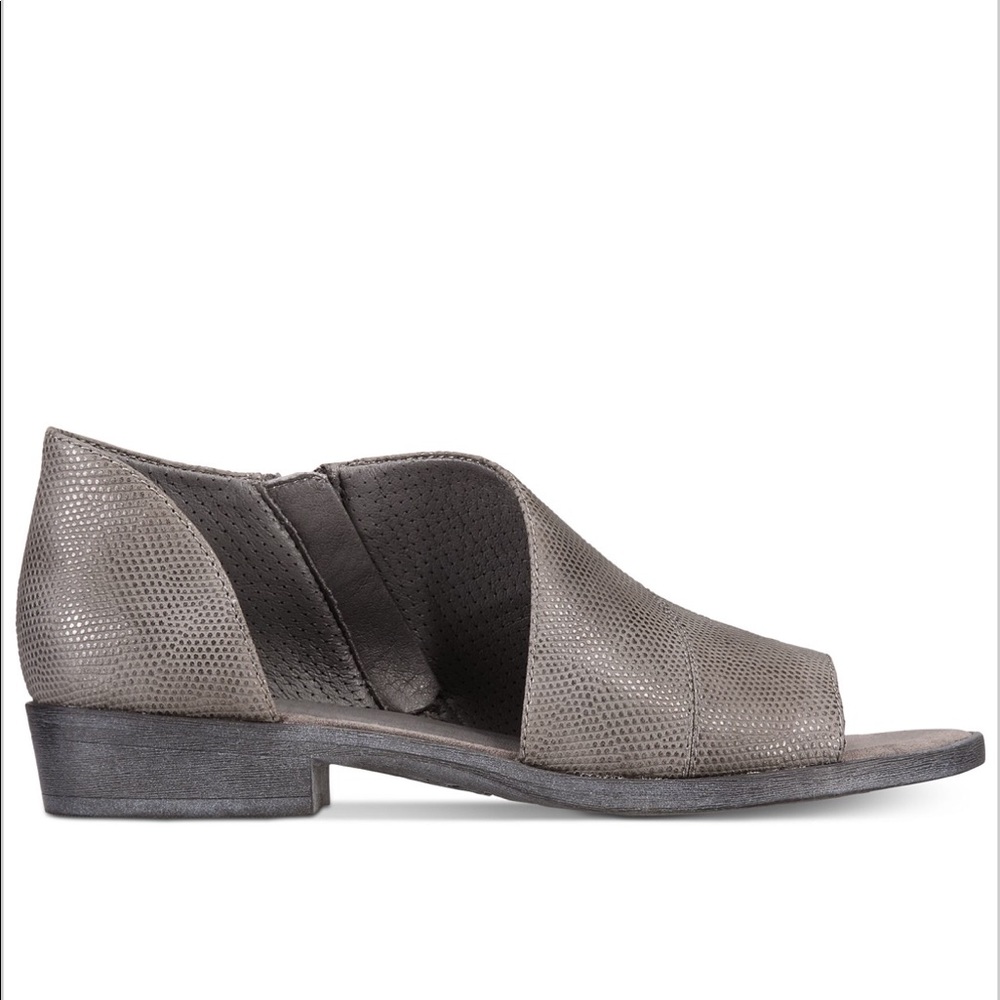 Baretraps | Sedina Flat Side Cut Sandal - Picture 5 of 8
